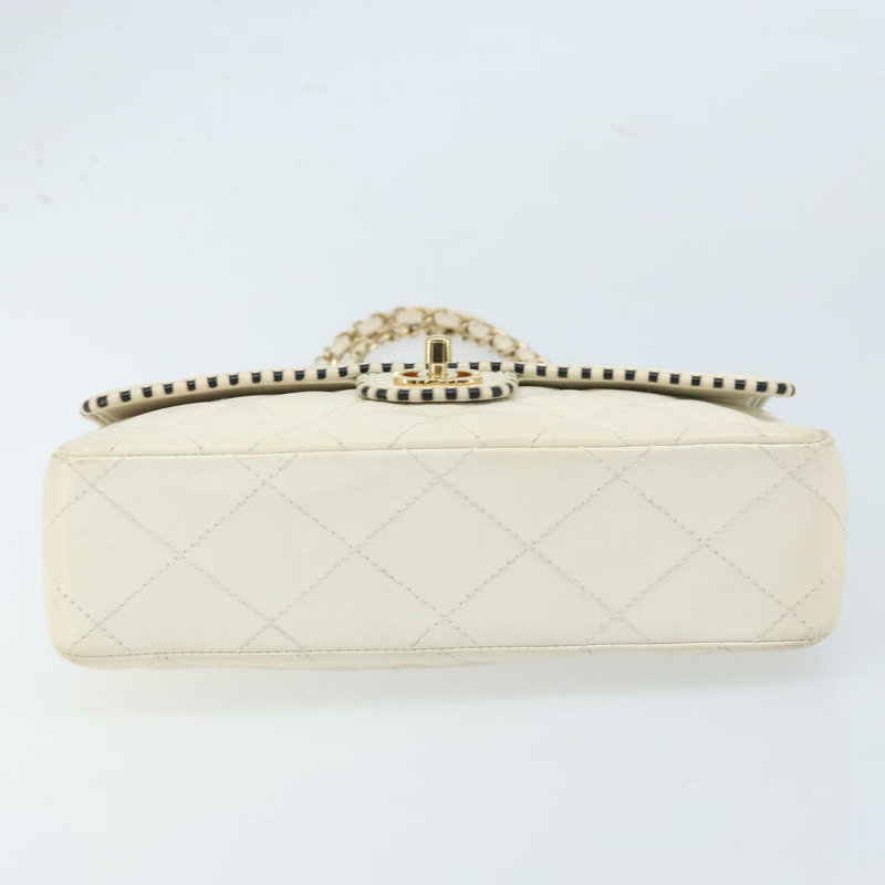 【日本直送】香奈兒 Matelasse 25 鏈條肩背包 白色 皮革 金色 CC 標誌 Auth 168320V-4