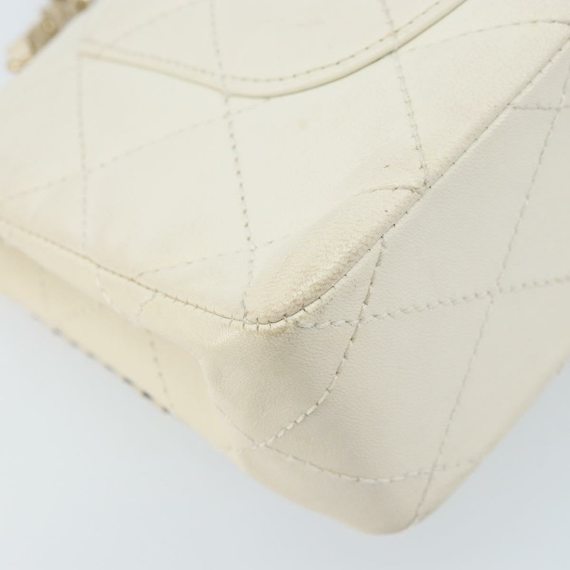 【日本直送】香奈兒 Matelasse 25 鏈條肩背包 白色 皮革 金色 CC 標誌 Auth 168320V-15