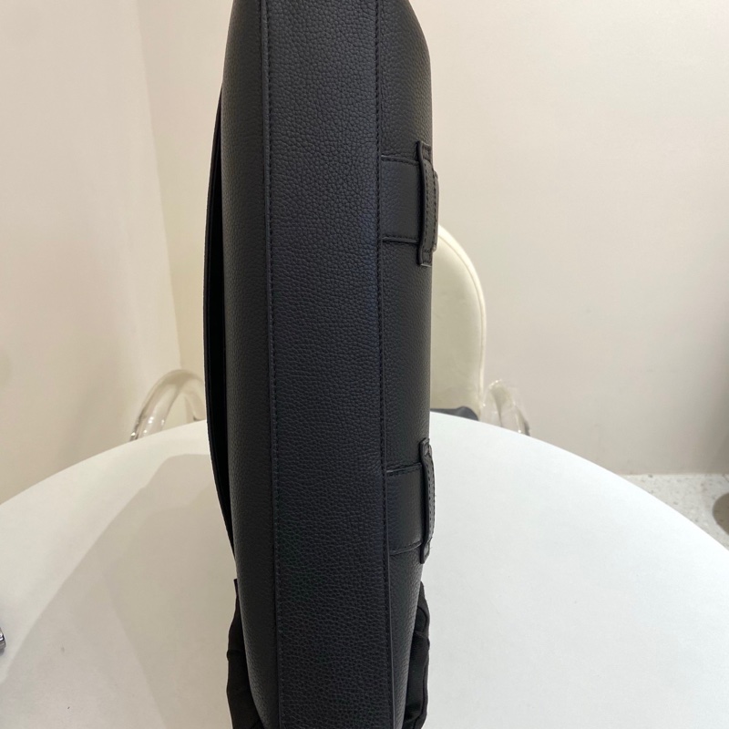 Dior迪奧黑色牛皮男士公文包手提包  尺寸：38*5.5*27 附件：肩帶。-4