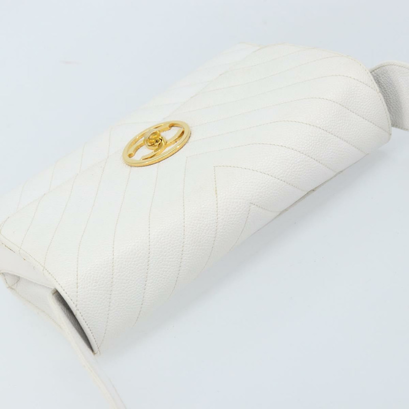 【日本直送】香奈兒 V 字縫線肩背包，魚子醬紋白金雙 C 標誌，正品編號 173438V-5