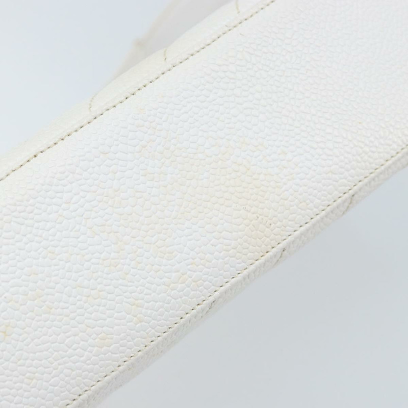 【日本直送】香奈兒 V 字縫線肩背包，魚子醬紋白金雙 C 標誌，正品編號 173438V-18