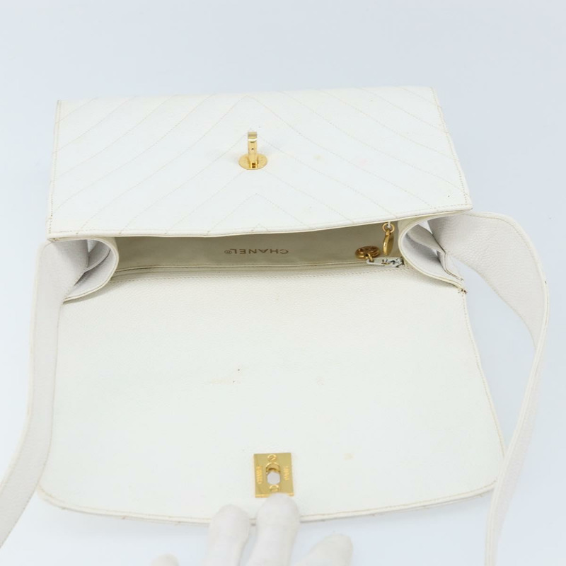 【日本直送】香奈兒 V 字縫線肩背包，魚子醬紋白金雙 C 標誌，正品編號 173438V-20