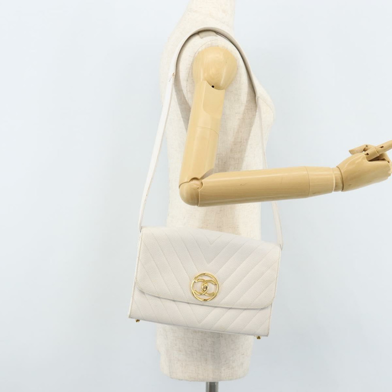 【日本直送】香奈兒 V 字縫線肩背包，魚子醬紋白金雙 C 標誌，正品編號 173438V-29