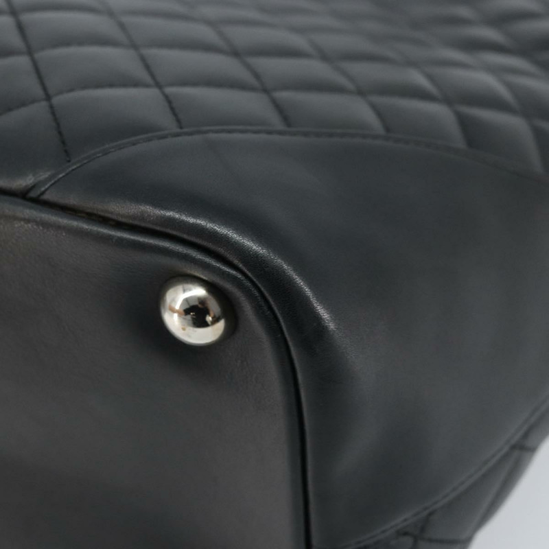 【日本直送】香奈兒 Cambon 系列絎縫托特包，羊皮材質，黑色銀色雙C標誌，正品編號 173305SAM-8