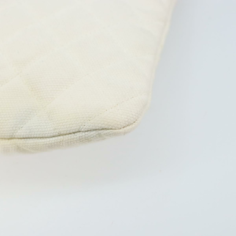 【日本直送】香奈兒 (CHANEL) Matelasse 帆布手拿包 白色 銀色 CC 標誌 Auth 172468V-14