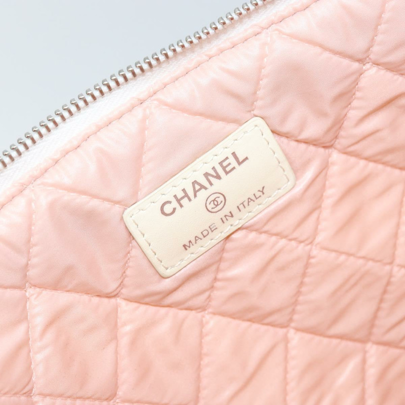 【日本直送】香奈兒 (CHANEL) Matelasse 帆布手拿包 白色 銀色 CC 標誌 Auth 172468V-16