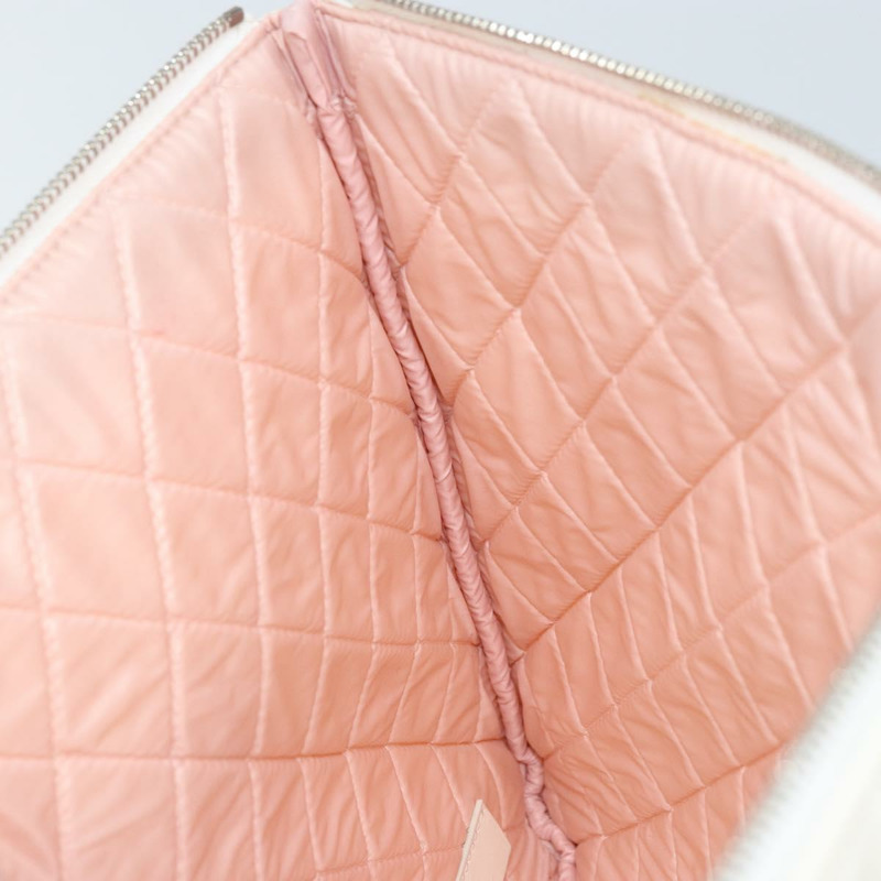 【日本直送】香奈兒 (CHANEL) Matelasse 帆布手拿包 白色 銀色 CC 標誌 Auth 172468V-18