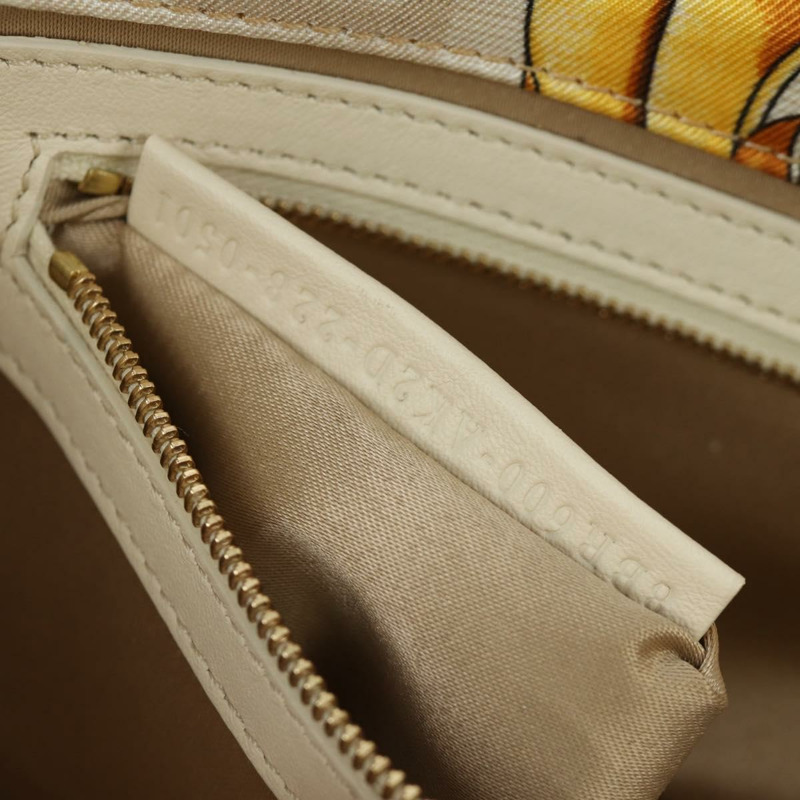 【日本直送】FENDI Zucca 帆布 Fenderche VERSACE Mamma Baguette 包款白色正品 173367SAM-11