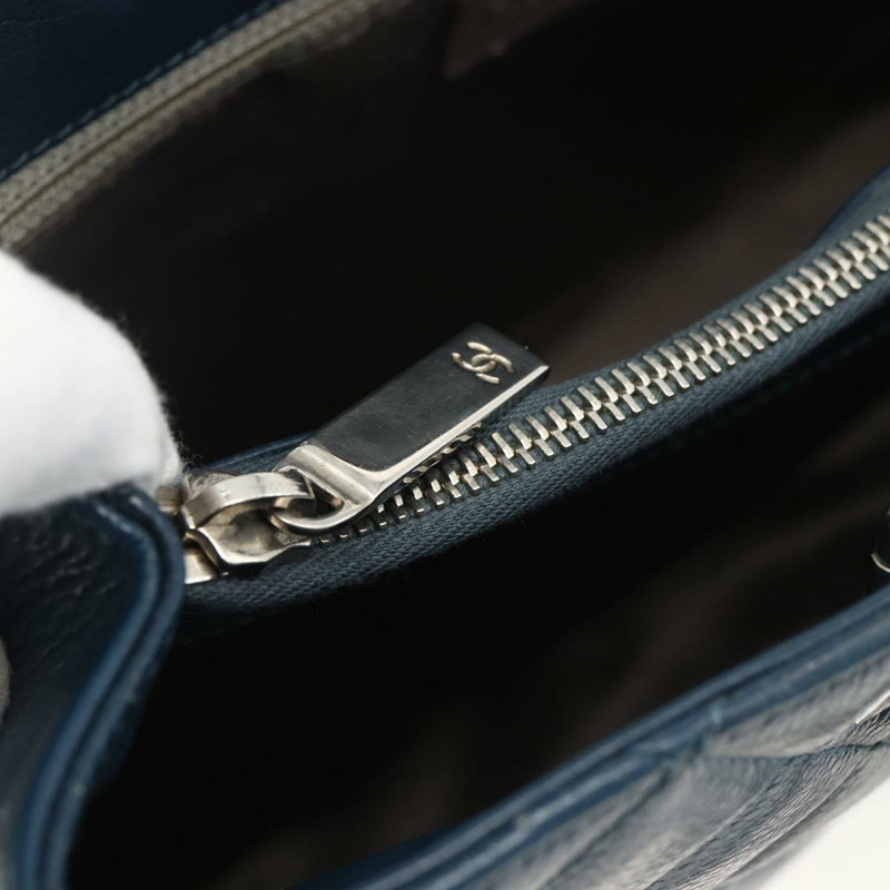 【日本直送】香奈兒 (CHANEL) 菱格紋鏈條肩背包，魚子醬紋皮革，藍色，銀色雙C標誌，正品 ARZ343SAV-21