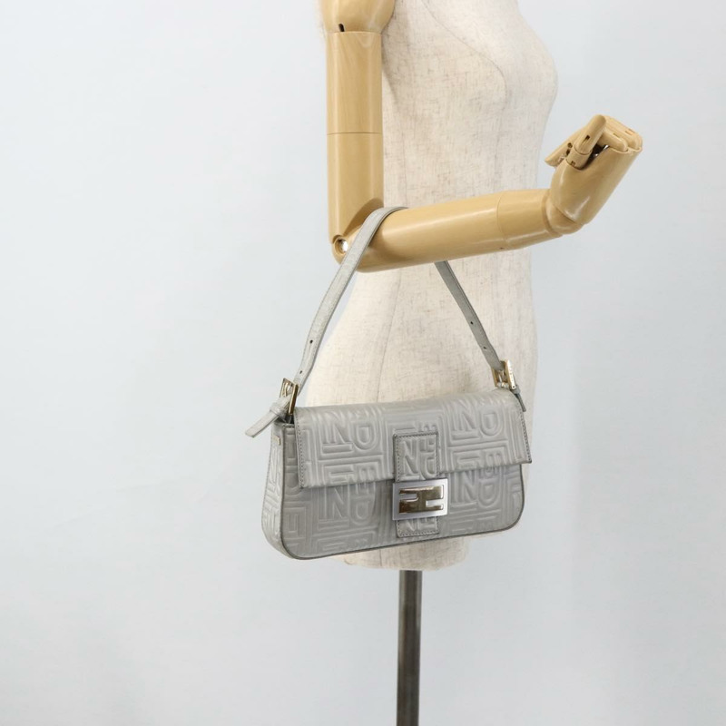 【日本直送】FENDI Mamma Baguette 肩背包 皮革 銀色 金色 正品 174143V-22