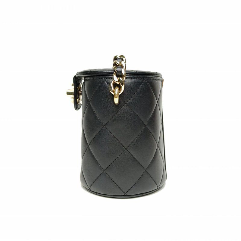 CHANEL 20C圓桶化妝包金屬按扣黑色羊皮29開金扣亞克力肩背包-1