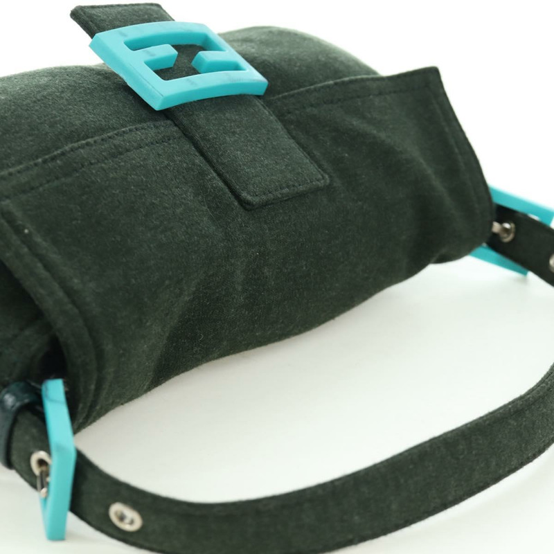 【日本直送】FENDI Mamma Baguette 肩背包 針織綠 銀色 正品 am11047V-5