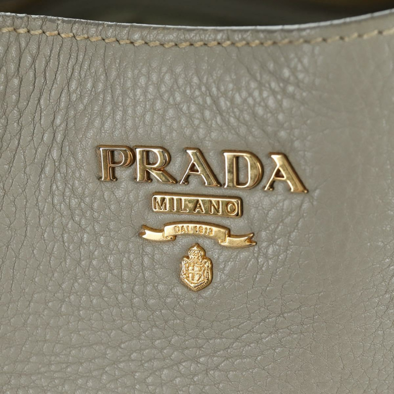 【日本直送】PRADA 灰色金色皮革肩背包 正品 ARZ570V-19