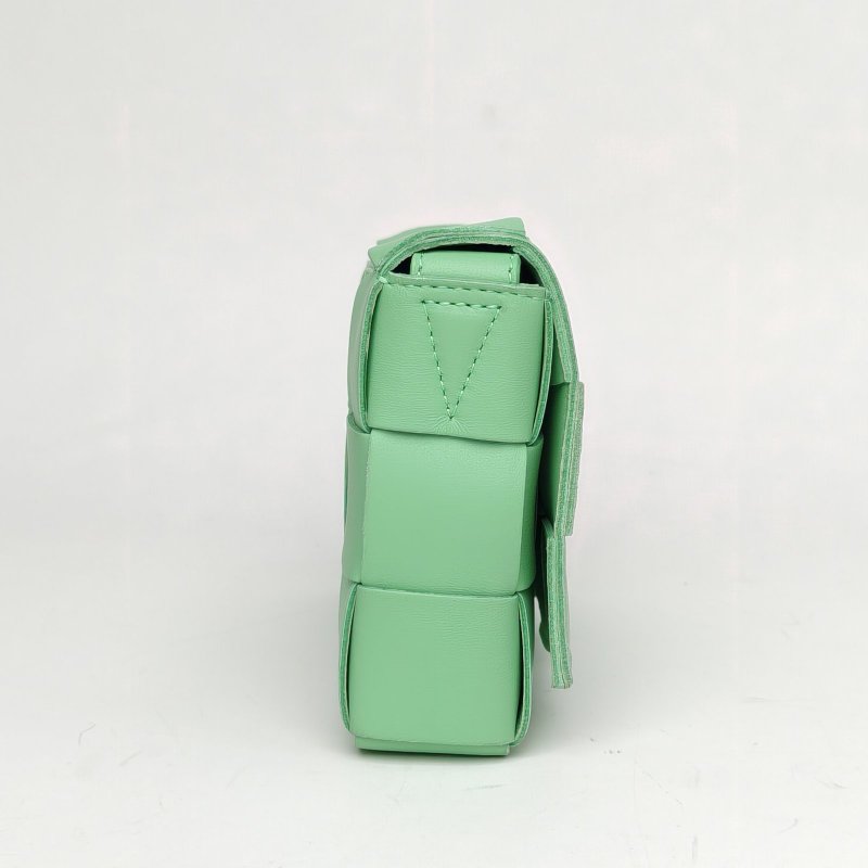 BOTTEGA VENETA 綠色羊皮Cassette19斜挎包肩背包-3