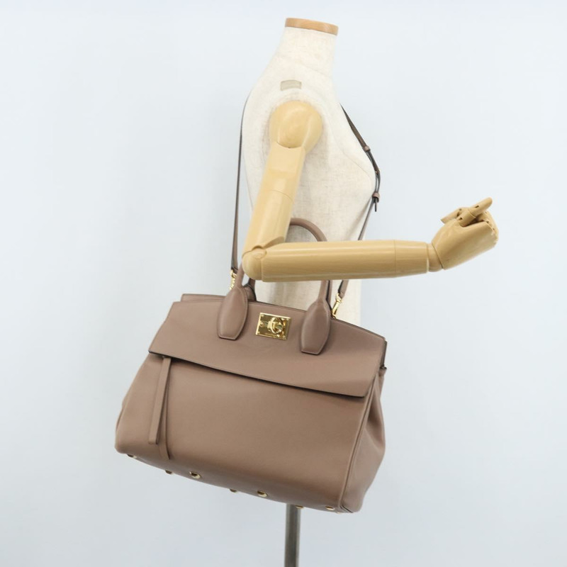 【日本直送】Salvatore Ferragamo Gancini Studio 皮革雙肩包 粉金配色 正品 gh1912-25