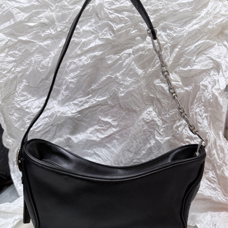 近全新-MARC JACOBS 拉鍊肩背包(黑)-1