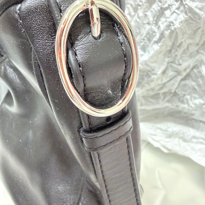 近全新-MARC JACOBS 拉鍊肩背包(黑)-11