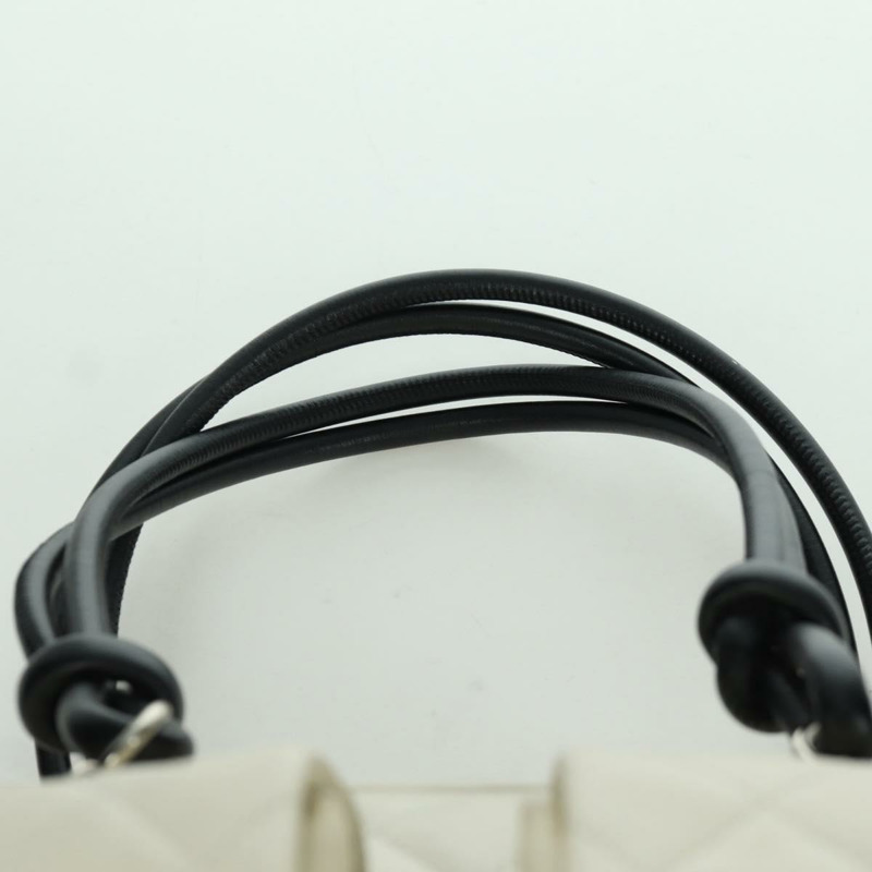 【日本直送】香奈兒 Cambon 系列絎縫手提包，白色銀色雙C標誌皮革，正品 ARZ785SAM-14