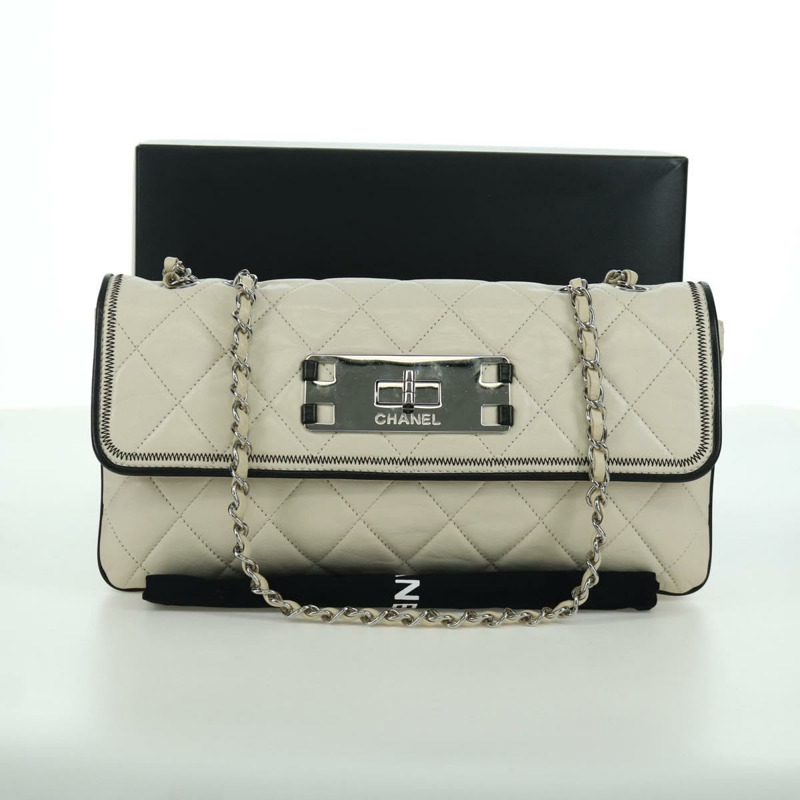 【日本直送】香奈兒 Chain Matelasse 2.55 單肩包，羊皮材質，象牙色，CC 標誌，正品 YKZ599SAV-11