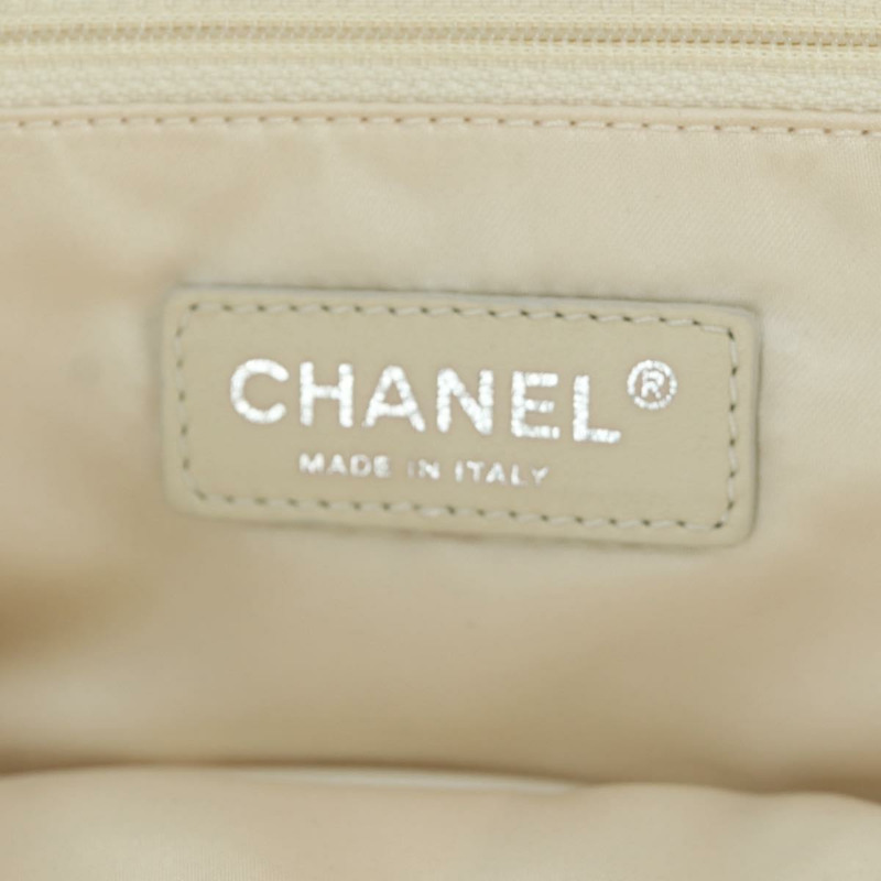 【日本直送】香奈兒 Chain Matelasse 2.55 單肩包，羊皮材質，象牙色，CC 標誌，正品 YKZ599SAV-21