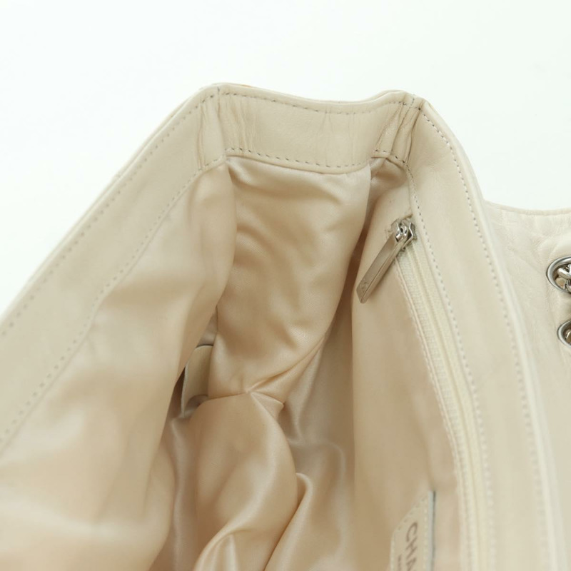 【日本直送】香奈兒 Chain Matelasse 2.55 單肩包，羊皮材質，象牙色，CC 標誌，正品 YKZ599SAV-22