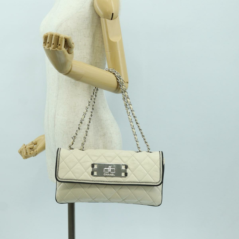 【日本直送】香奈兒 Chain Matelasse 2.55 單肩包，羊皮材質，象牙色，CC 標誌，正品 YKZ599SAV-26