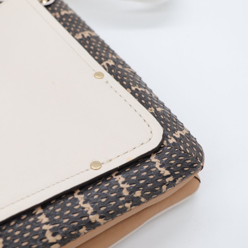 COACH奶白牛皮+蛇皮 斜背包-13