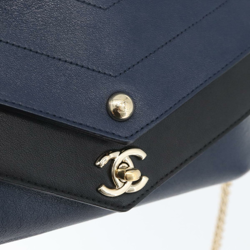 【日本直送】香奈兒 V 字縫線鏈條單肩背包 皮革 金色 海軍藍 CC 正品 ka3335SAM-20