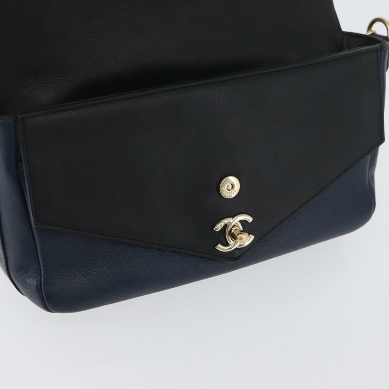 【日本直送】香奈兒 V 字縫線鏈條單肩背包 皮革 金色 海軍藍 CC 正品 ka3335SAM-24