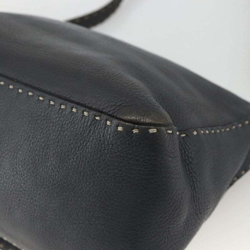 【日本直送】FENDI Selleria Mamma Baguette 手提包，皮革材質，銀色/炭灰色，正品 BAZ530A-16