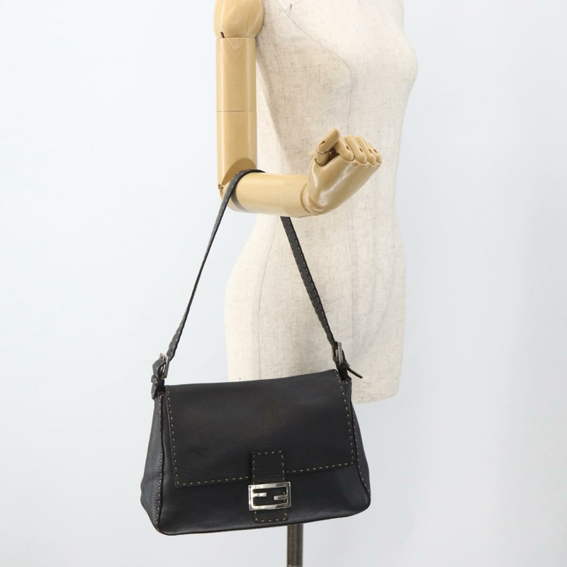 【日本直送】FENDI Selleria Mamma Baguette 手提包，皮革材質，銀色/炭灰色，正品 BAZ530A-24