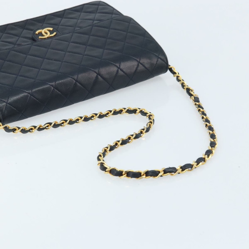 【日本直送】香奈兒 (CHANEL) 絎縫鏈條肩背包，羊皮，海軍藍，金色雙C標誌，正品 BAZ147-6