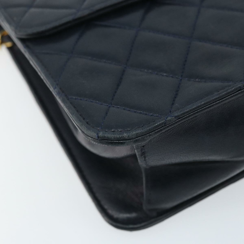 【日本直送】香奈兒 (CHANEL) 絎縫鏈條肩背包，羊皮，海軍藍，金色雙C標誌，正品 BAZ147-13