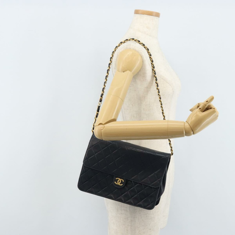 【日本直送】香奈兒 (CHANEL) 絎縫鏈條肩背包，羊皮，海軍藍，金色雙C標誌，正品 BAZ147-22