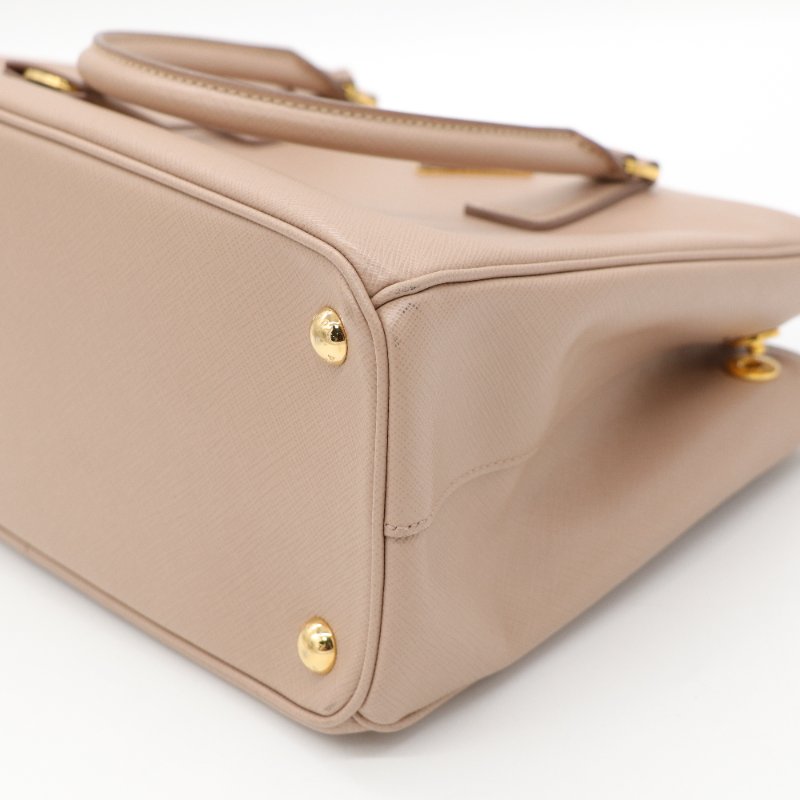 PRADA 奶茶色 斜背包-7