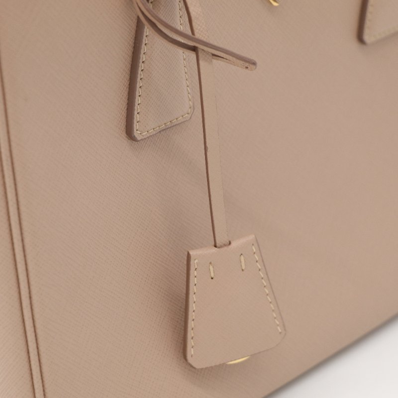 PRADA 奶茶色 斜背包-9