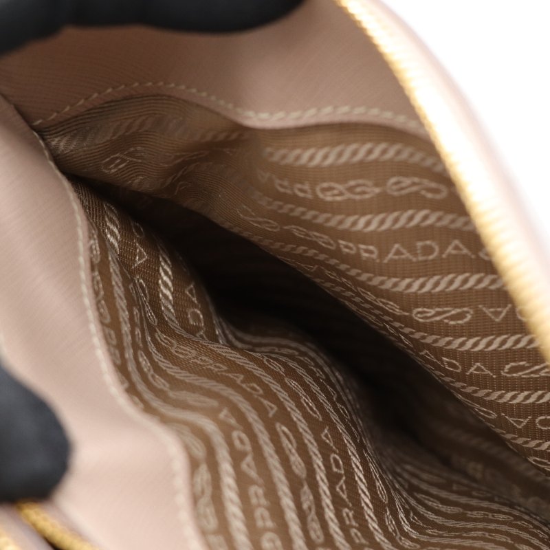 PRADA 奶茶色 斜背包-17