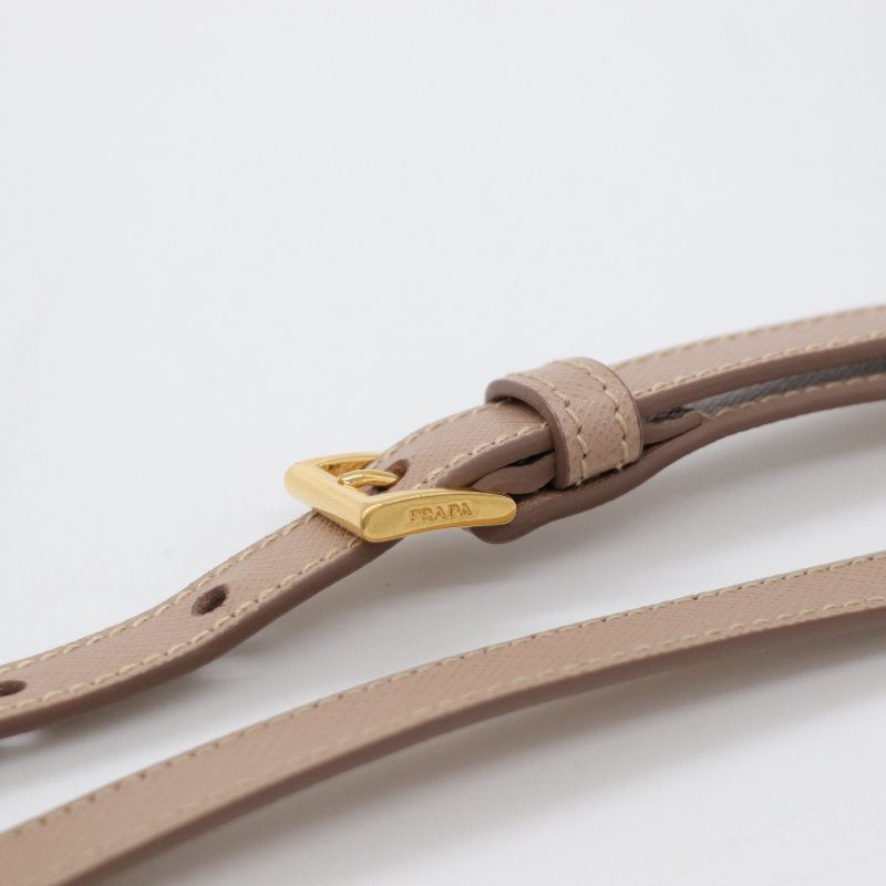 PRADA 奶茶色 斜背包-18