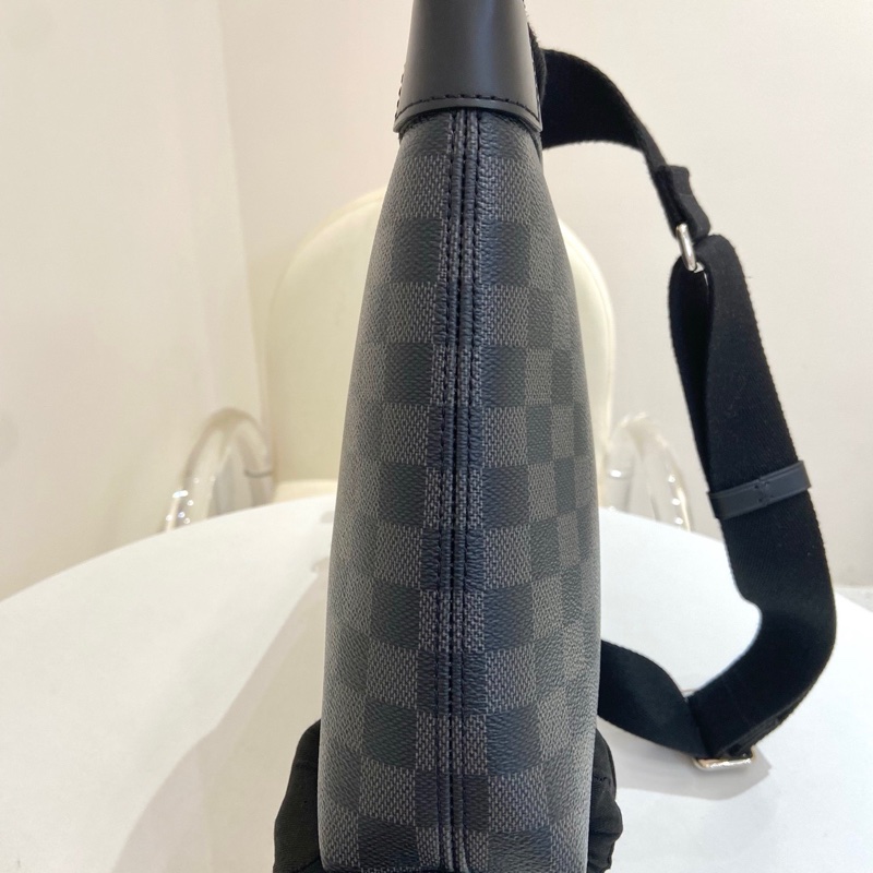 Louis Vuitton 路易威登黑棋盤格郵差包    尺寸：30*24*7 成色超靚-2
