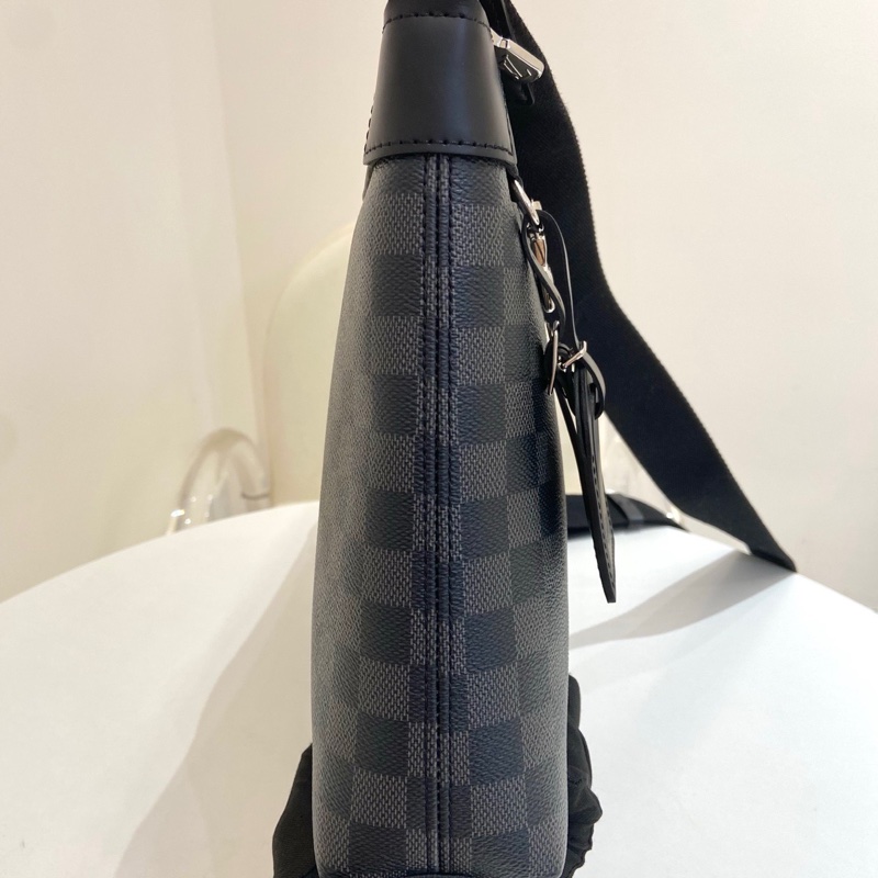 Louis Vuitton 路易威登黑棋盤格郵差包    尺寸：30*24*7 成色超靚-3