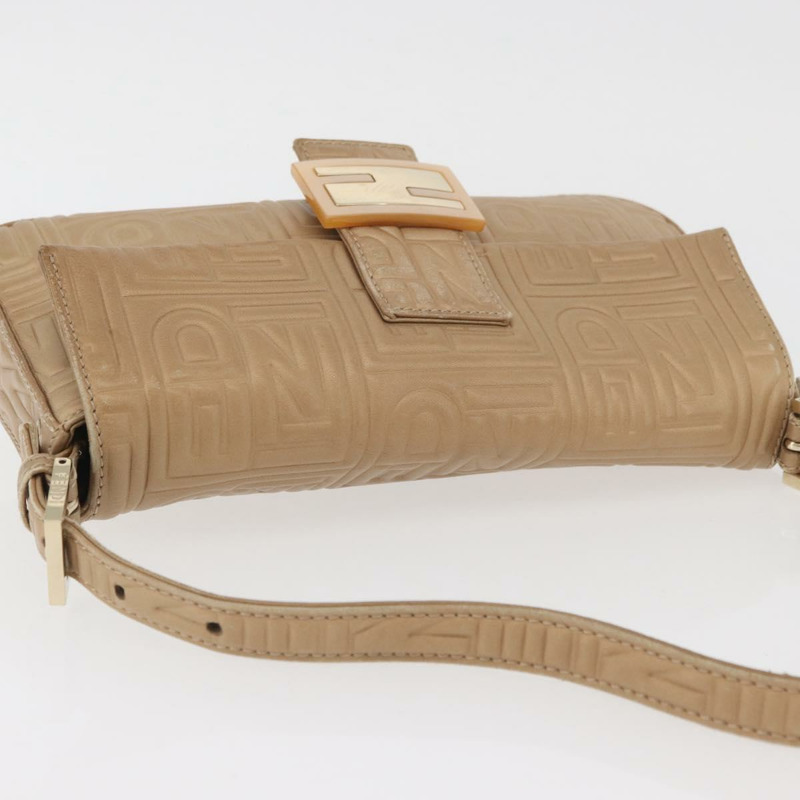 【日本直送】FENDI Mamma Baguette 肩背包 皮革 米色 金色 正品 BAZ786A-5