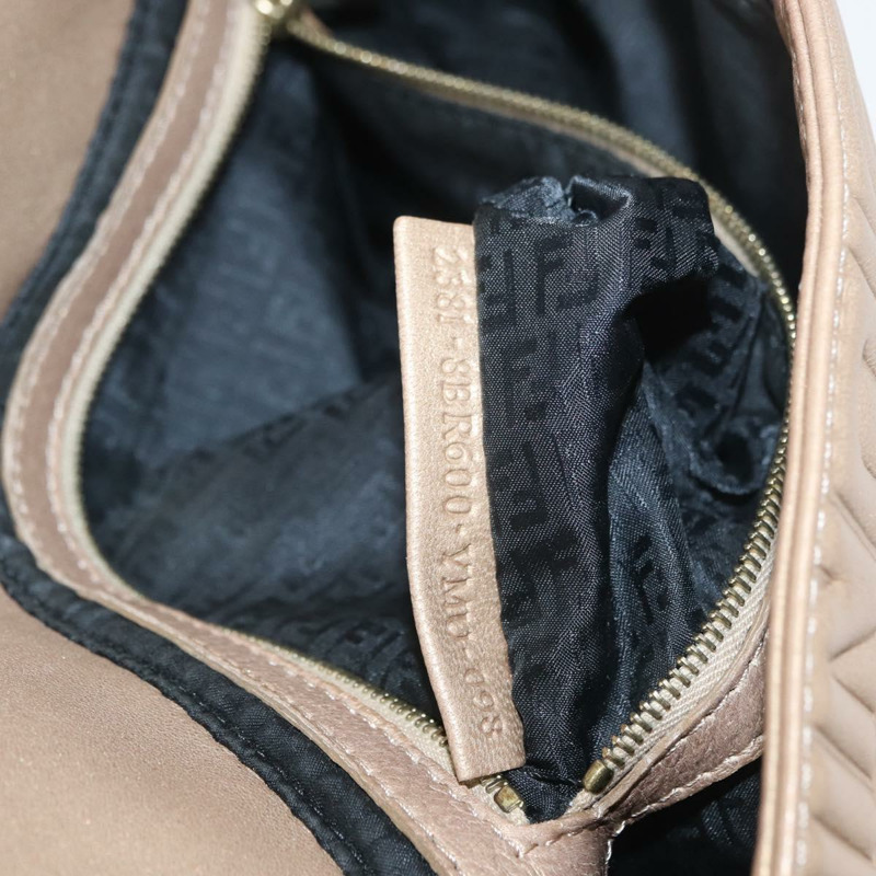 【日本直送】FENDI Mamma Baguette 肩背包 皮革 米色 金色 正品 BAZ786A-11