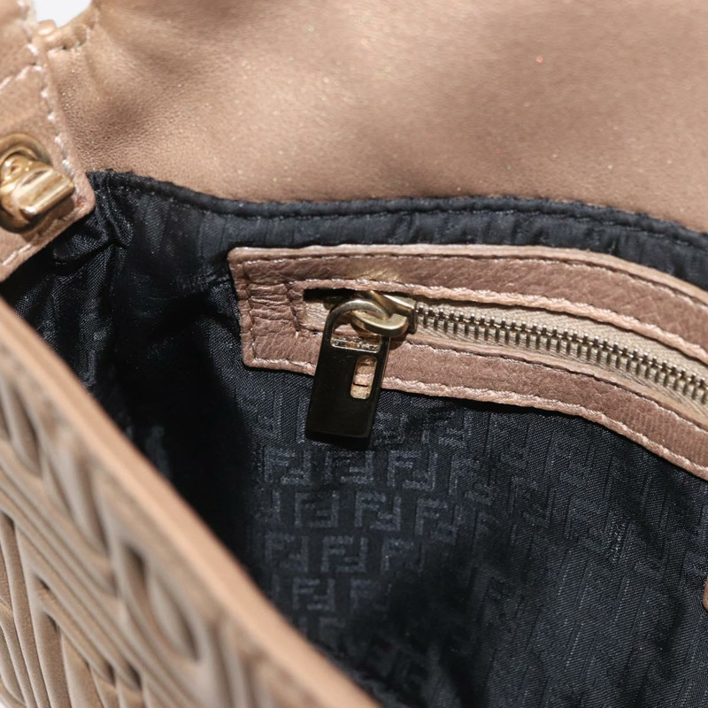 【日本直送】FENDI Mamma Baguette 肩背包 皮革 米色 金色 正品 BAZ786A-22