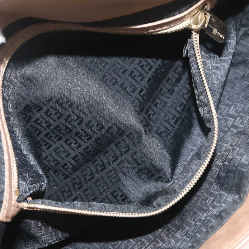 【日本直送】FENDI Mamma Baguette 肩背包 皮革 米色 金色 正品 BAZ786A-23