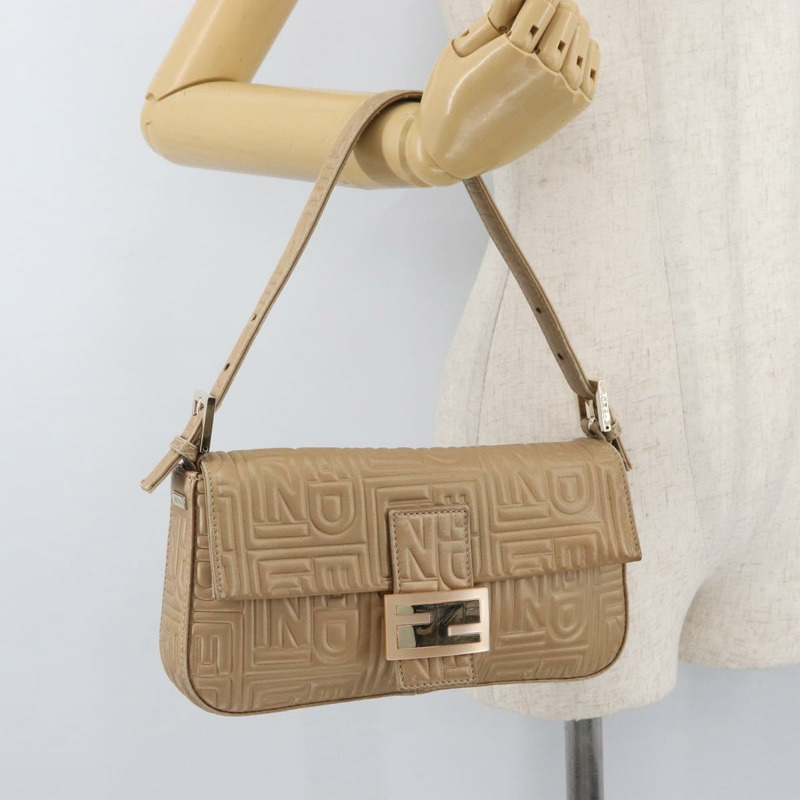 【日本直送】FENDI Mamma Baguette 肩背包 皮革 米色 金色 正品 BAZ786A-24