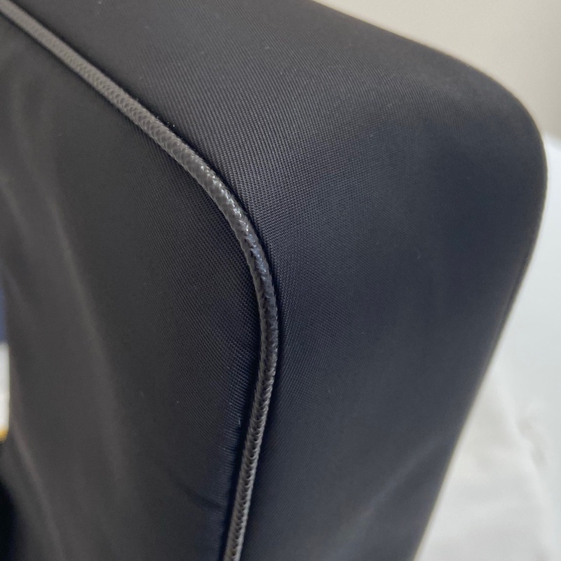 99.9新Prada普拉達 黑金hobo 黑色尼龍腋下包  無瑕疵 芯片款 尺寸：23*16*6 附件：盒子 塵袋。-6