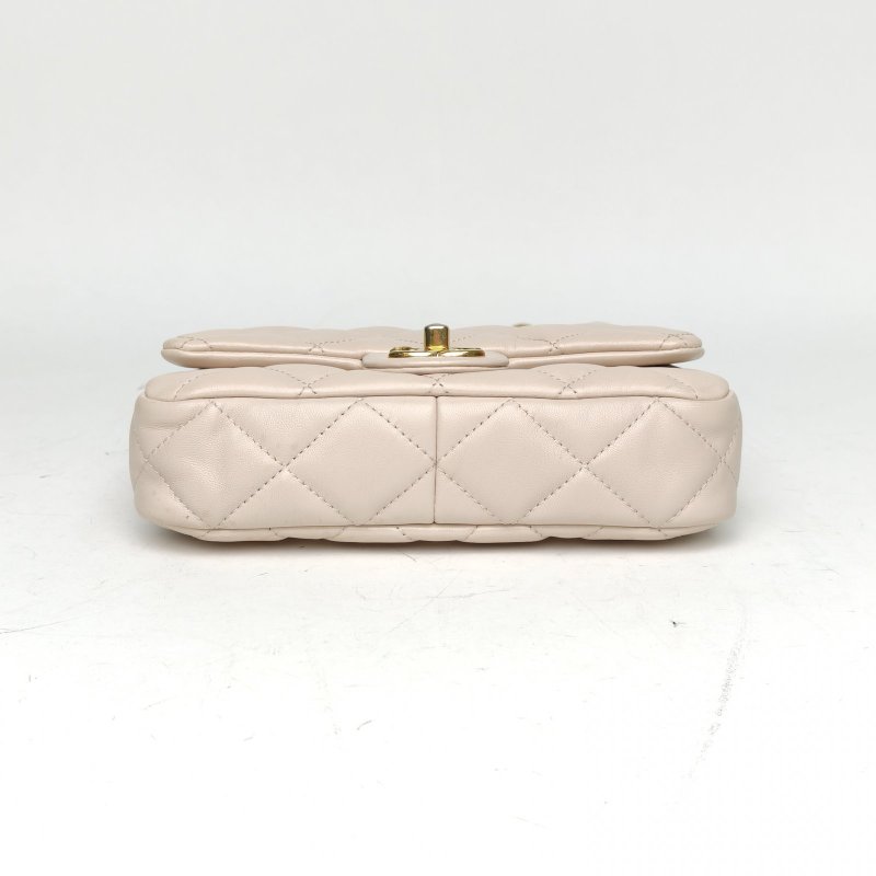 CHANEL 22P粗鏈條單肩包小號20米色羊皮晶片金扣肩背包-4