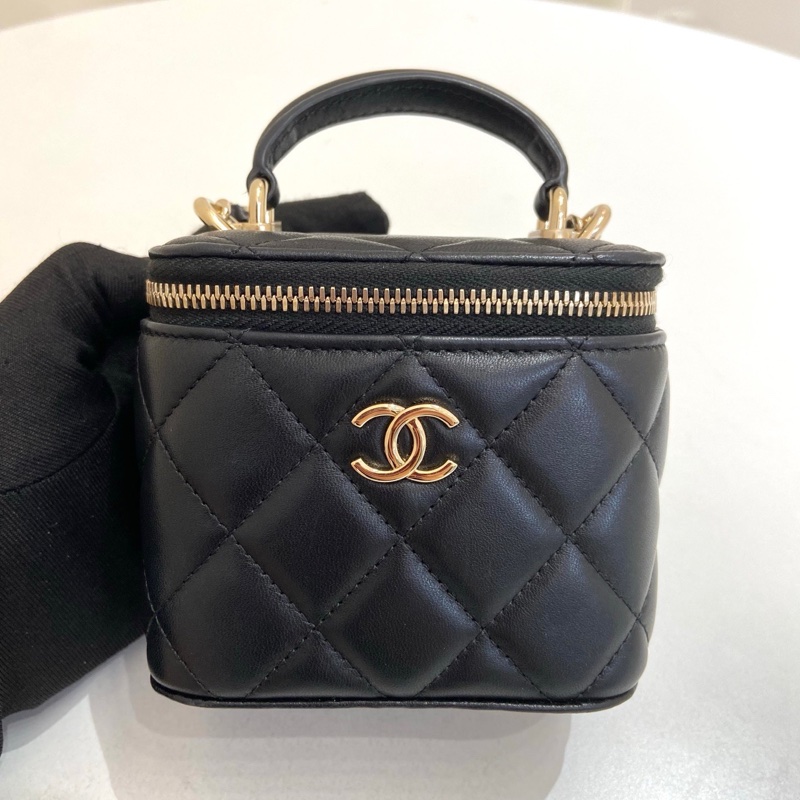 Chanel 香奈兒黑金牛皮化妝小盒子  芯片款 尺寸：10*7*9 附件：無。-0