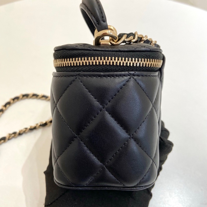 Chanel 香奈兒黑金牛皮化妝小盒子  芯片款 尺寸：10*7*9 附件：無。-2