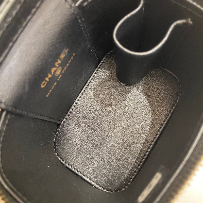 Chanel 香奈兒黑金牛皮化妝小盒子  芯片款 尺寸：10*7*9 附件：無。-7